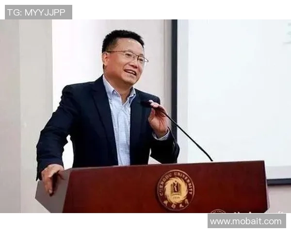 从草根到巨星足球明星成长记的励志故事与奋斗历程解析 从草根到巨星足球明星成长记的励志故事与奋斗历程解析