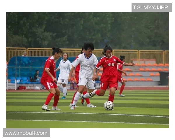 从青涩少年到绿茵场上的巨星足球明星们的童年故事合集